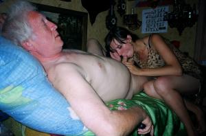 gratis Familie Porno-Fotos - kostenlos Pornobilder - Foto 2103